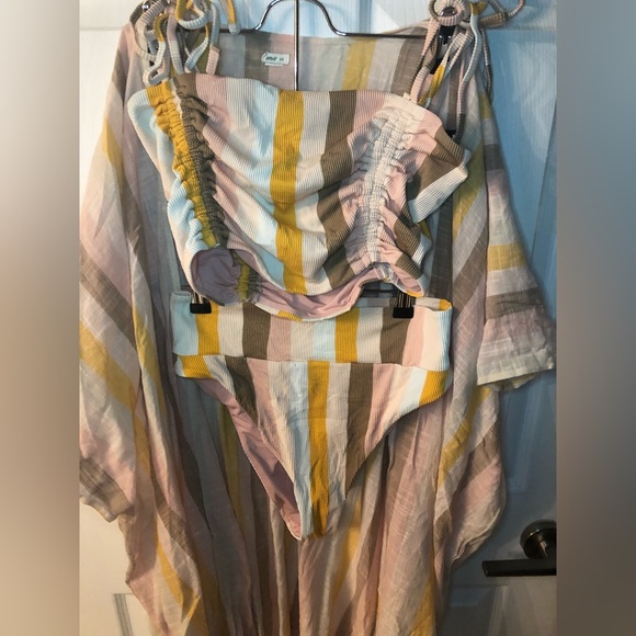 Aerie 3pc matching swim set (medium top and bottoms) - Picture 3 of 5